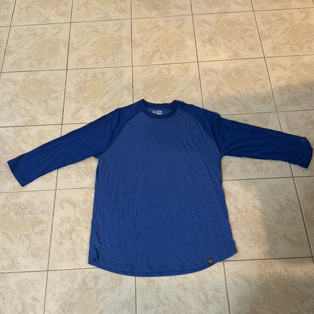 New Era. Two toned blue 3/4 length tee. Size large